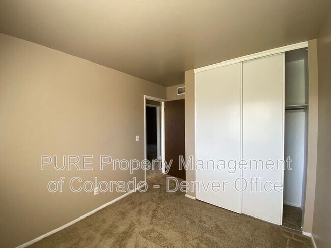 Building Photo - 10750 Owens St