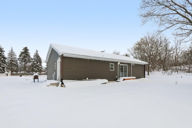 Building Photo - 4704 47th Ave