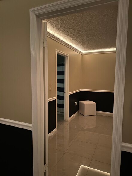 Building Photo - 5807 N Atlantic Ave