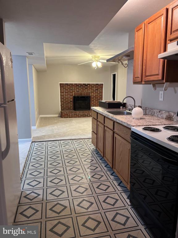 Primary Photo - 39760 Hiawatha Cir