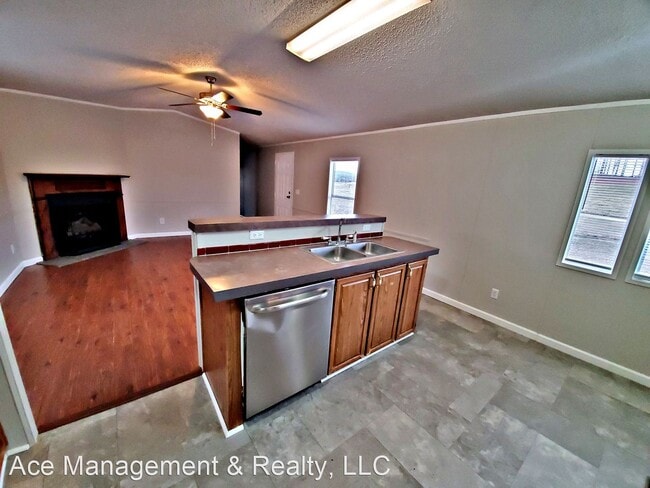 Building Photo - 3 br, 2 bath House - 372 County Rd 201