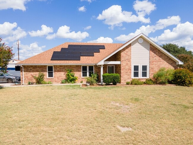 Primary Photo - Beautiful 4bed/2 bath
