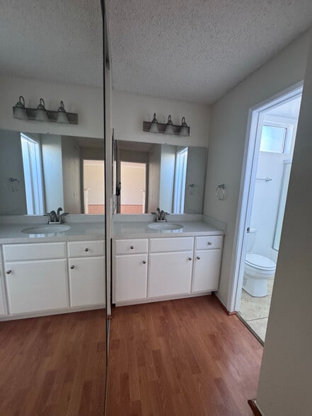 Building Photo - 215 N Belmont St