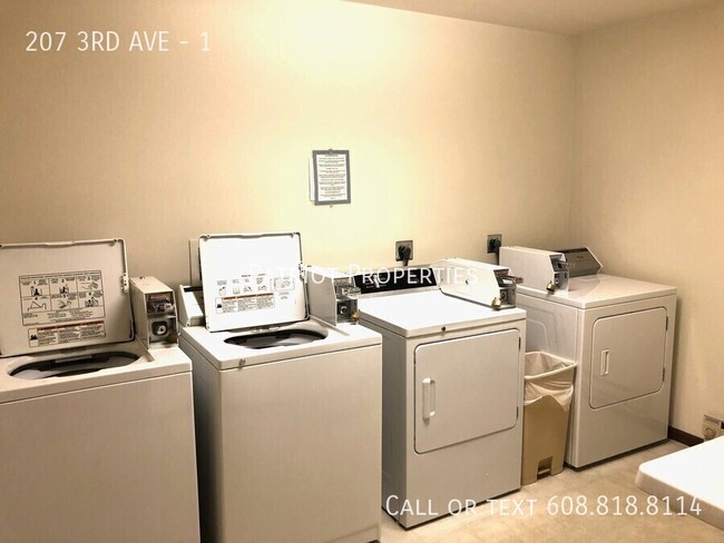 Building Photo - 1 bed/1 bath apartment in Monroe!