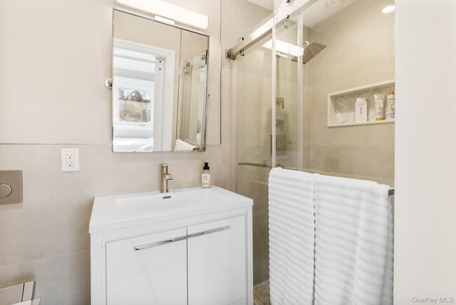 Building Photo - 3047 Mitchell Rd