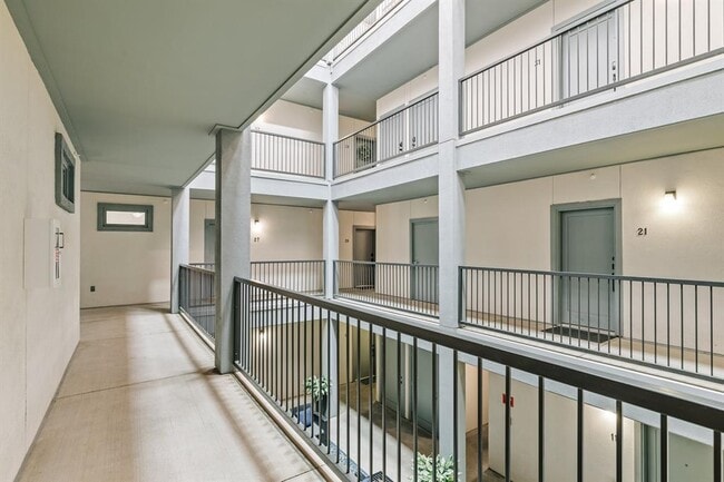 Building Photo - 908 Nueces St