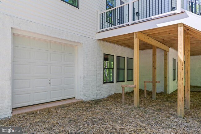 Building Photo - 11550 Henderson Rd
