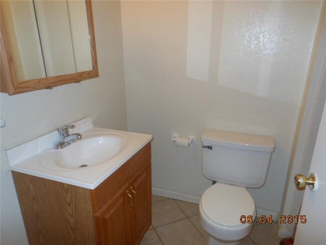 Building Photo - 1005 Cedar Dr