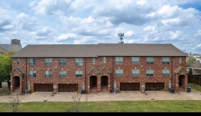 Building Photo - Location....Location....Location....