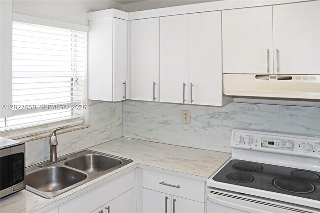 Building Photo - 15006 SW 80th St