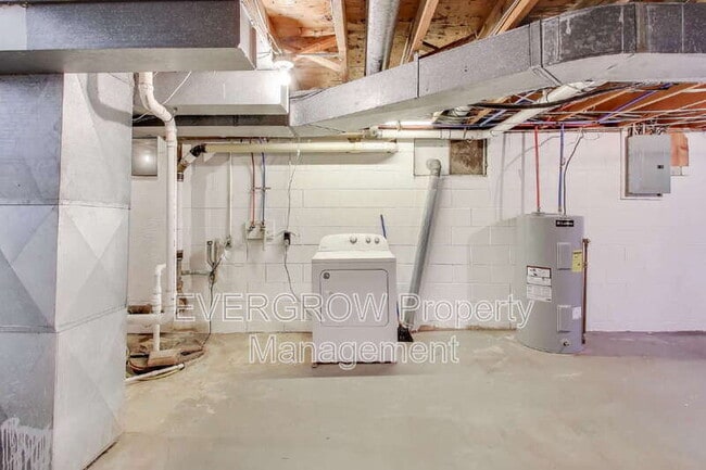 Building Photo - 705 Orchard Ln