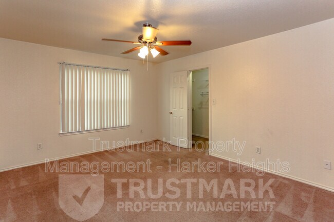 Building Photo - 4907 John David Dr