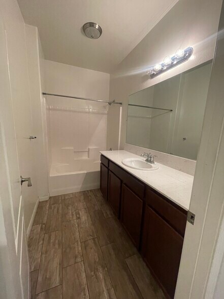 Building Photo - 5202 Phisto Pl