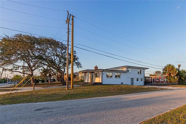 Building Photo - 2061 S Peninsula Dr