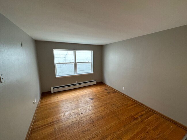 Interior Photo - 7708 W National Ave 16 unit