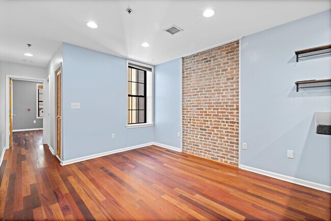 Primary Photo - 508 Grand St