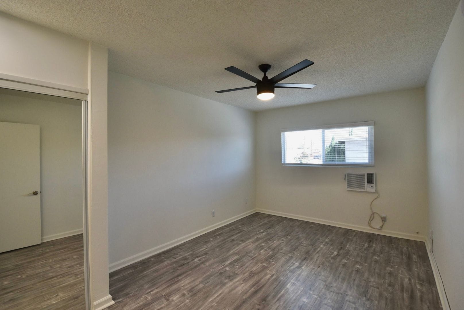 Building Photo - 12142 Burbank Blvd