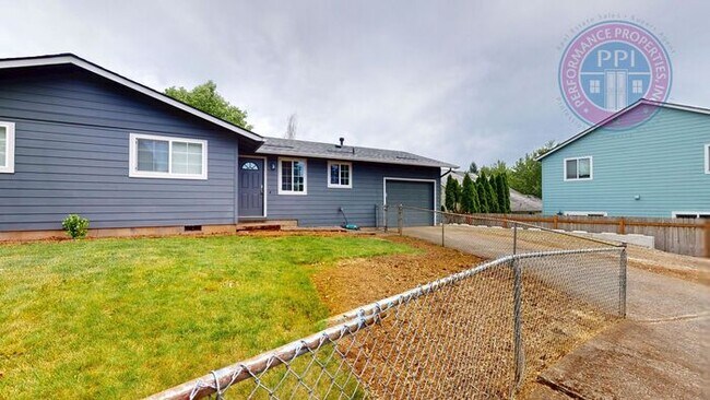 Building Photo - Desirable Sandy Neighborhood / Beautiful Single Level Ranch / Open Floor-Plan, Central Air