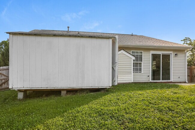 Building Photo - 2852 Longspur Dr