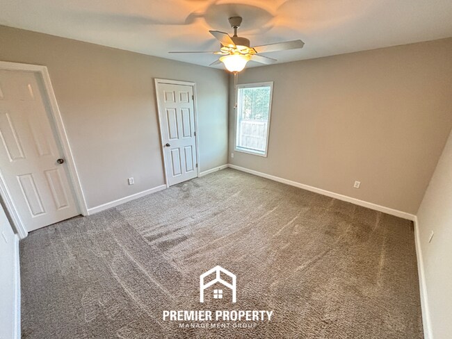 Building Photo - Spacious 4BR Home Near Tuscaloosa w/ 2-Car Garage, Covered Patio & Fenced Yard