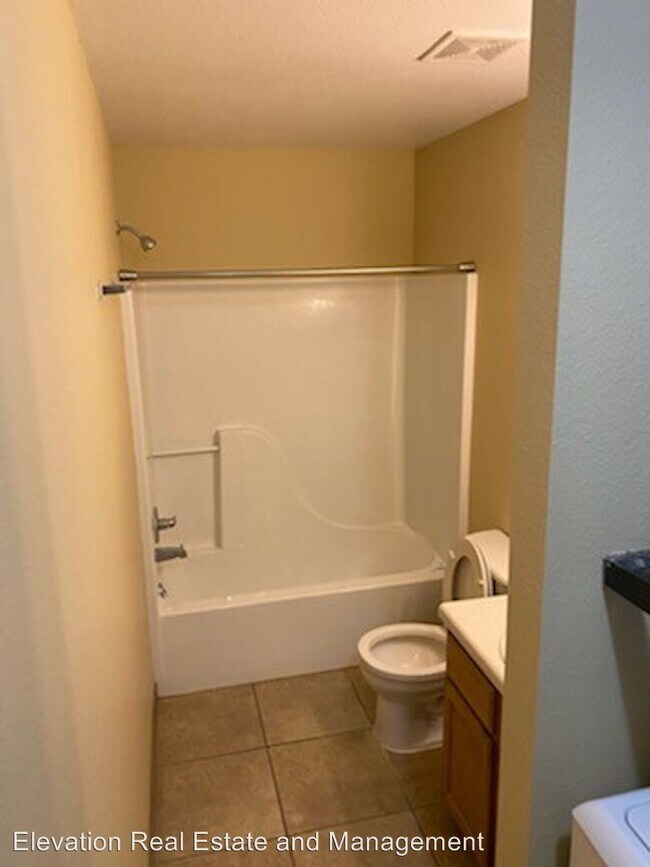 Building Photo - 315 Texas Ln