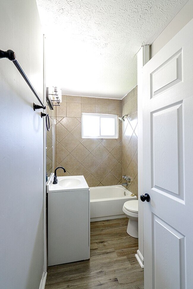 Building Photo - 3 Bedroom 1 Bath Fenced Shed Patio Brick Ranch Rental Home