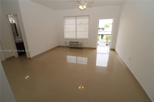 Building Photo - 540 74th St