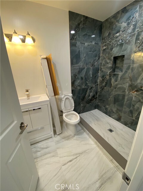 Building Photo - 18543 Ingomar St