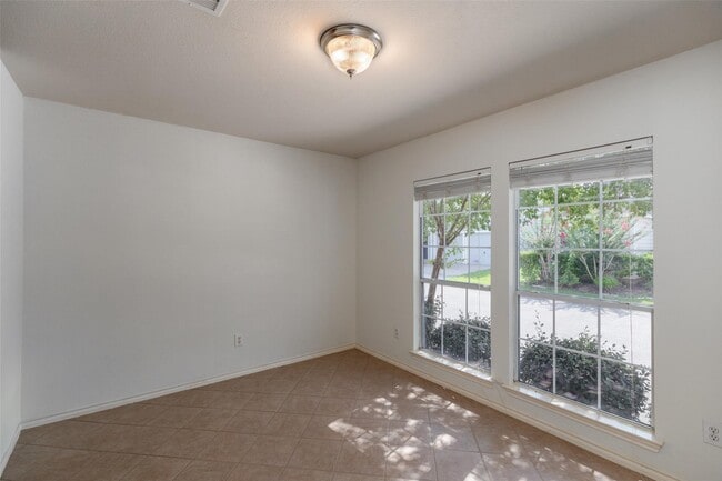 Building Photo - 11712 Logan Ridge Dr