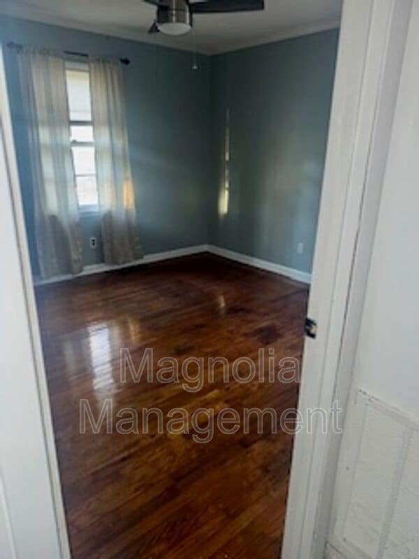 Building Photo - 471 Shepard Rd
