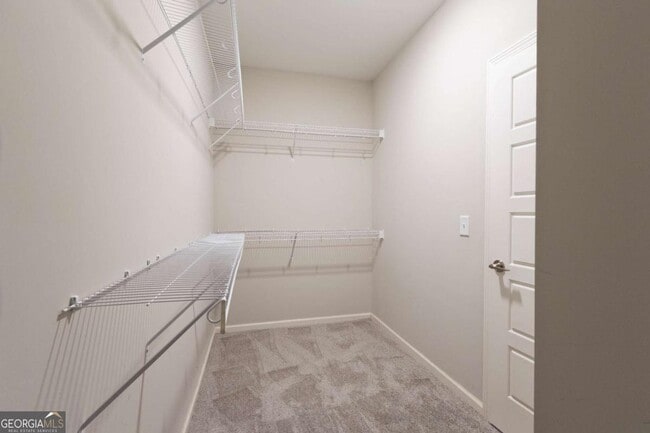 Building Photo - 214 Oakwood Dr