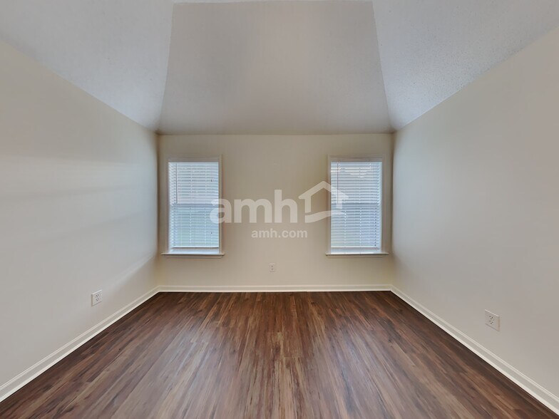 Building Photo - 1315 Chatman Cove