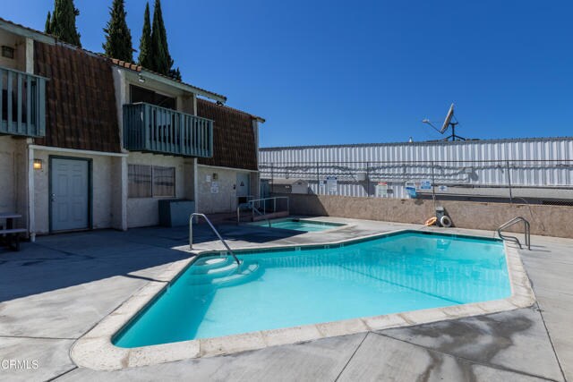 Building Photo - 126 E Ventura St