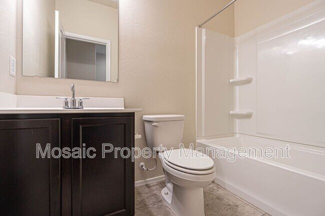 Building Photo - 1258 E Eric Pl