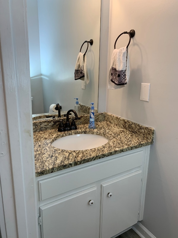 Building Photo - 278 Shaded Oaks Ln SE