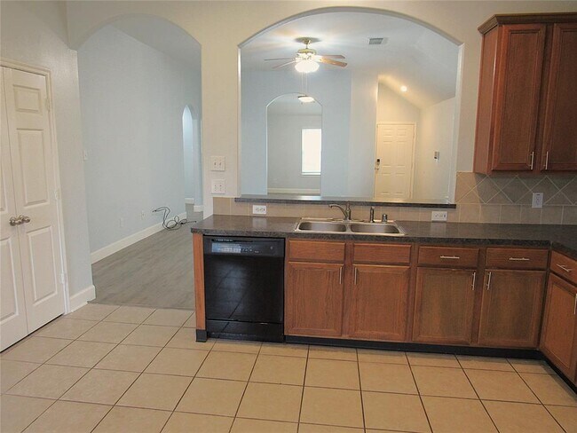 Building Photo - 21722 Prairie Spring Ln