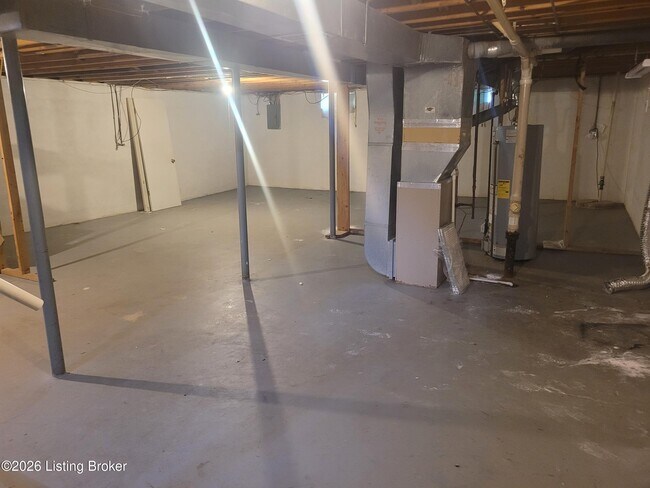 Building Photo - 304 S Evergreen Rd