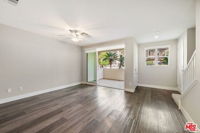 Building Photo - 4454 Paxton Pl