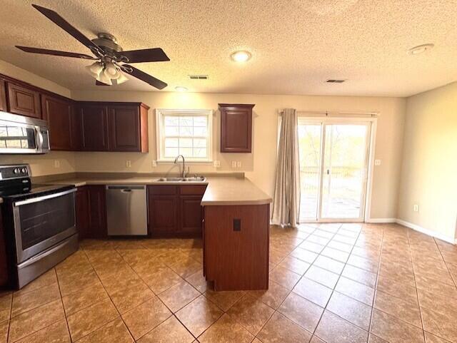 Building Photo - 707 Boulder Dr