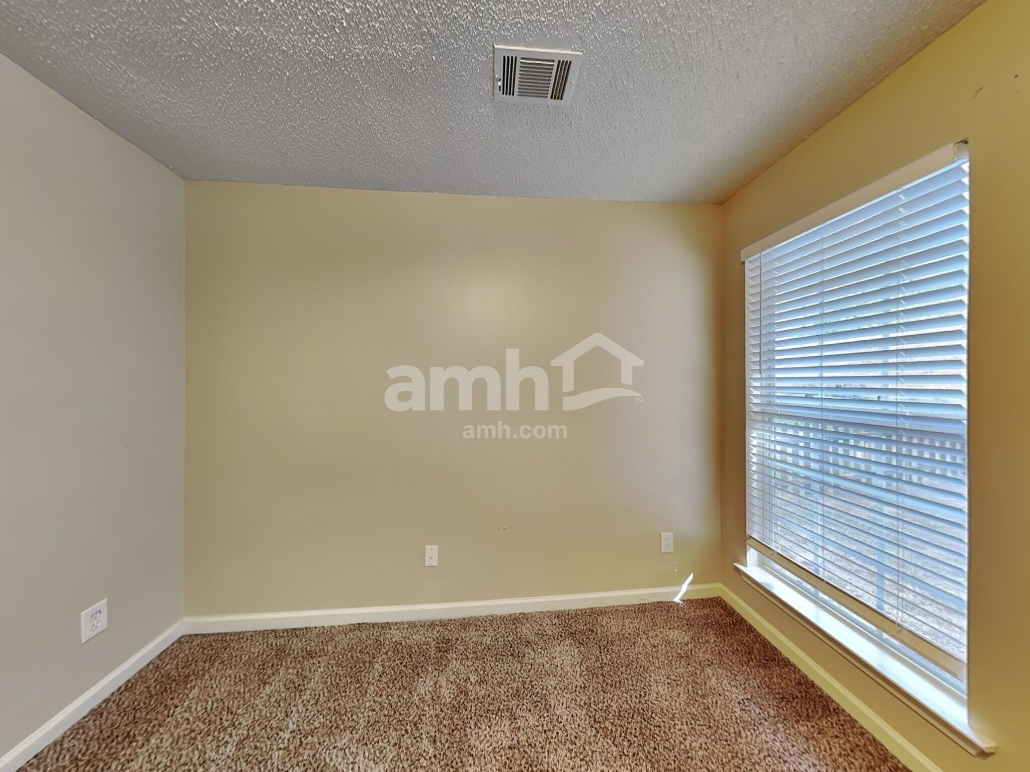 Building Photo - 5029 Kens Ct