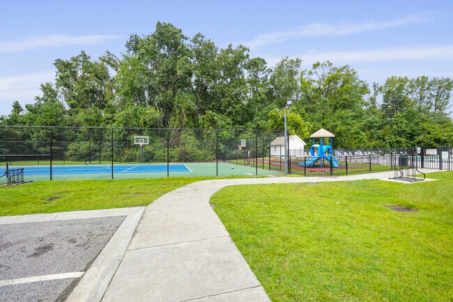 Building Photo - 233 Caribbean Village Dr