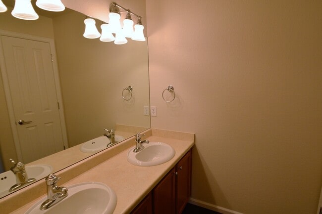 Building Photo - Beautiful townhome near Ft. Carson available to move in!