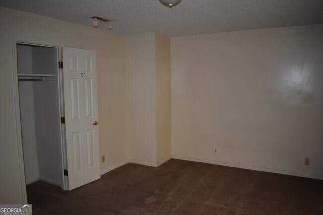 Building Photo - 4375 Barrington Pl