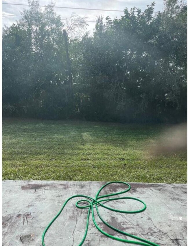 Building Photo - 6240 SW 39th Ct