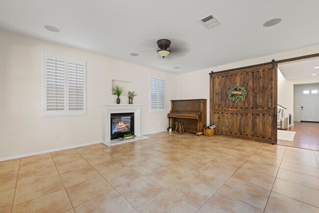 Building Photo - Luxurious 5-Bedroom Pool Home with Solar &...