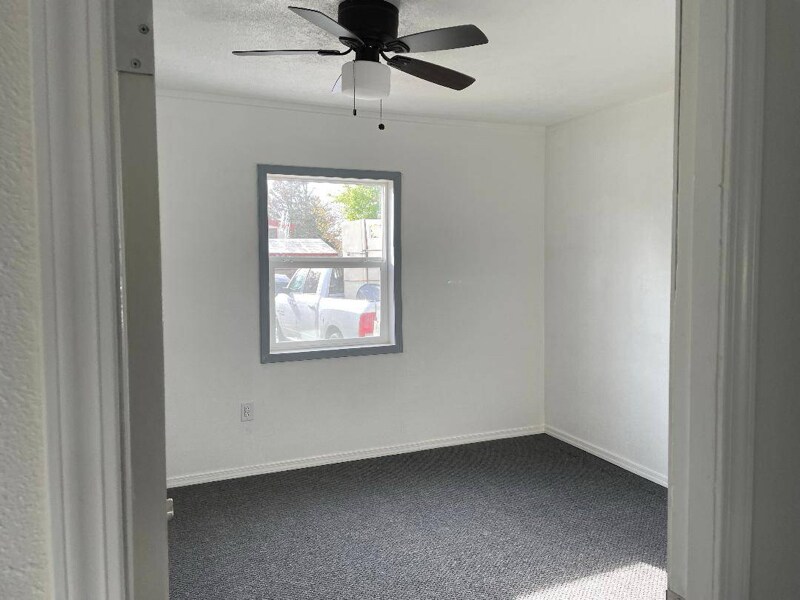 Building Photo - 1106 N 60th Ave