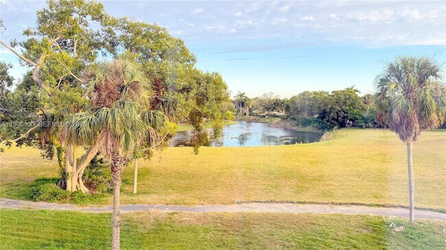 Building Photo - 3400 Pinewalk Dr N