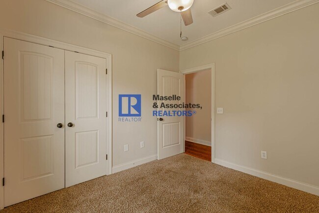 Building Photo - 6 MONTH LEASE OPTION!!! 4 Bed/2 Bath Home ...
