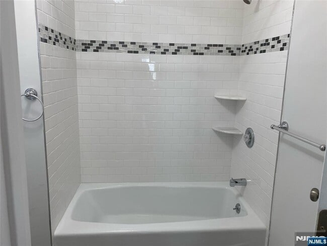 Building Photo - 229 Livingston Ave