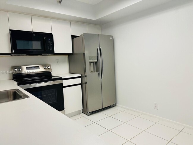 Building Photo - 19101 NE 36th Pl